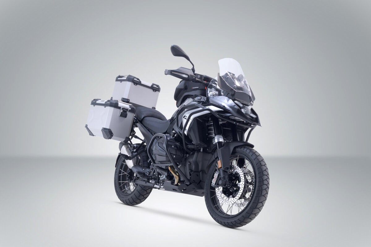 Adventure Set Silver Luggage 45/45L BMW R1300 GS (23-). Adventure Set Silver Luggage 45/45L BMW R1300 GS (23-).
