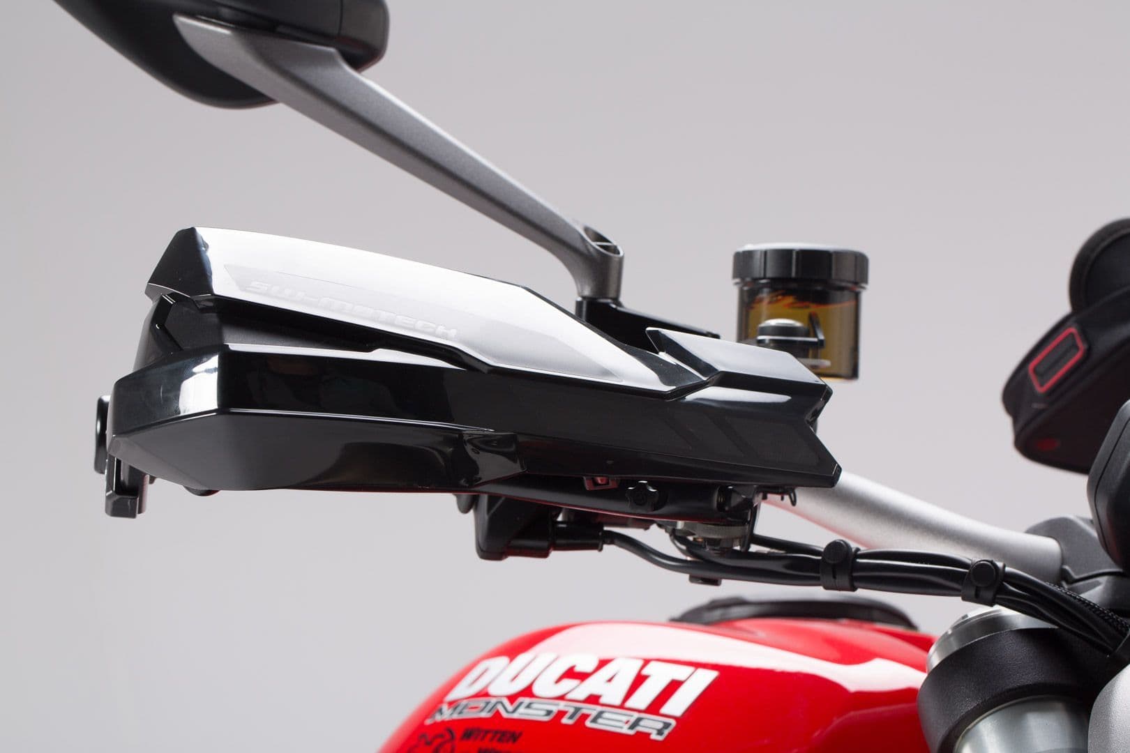 One-point Handguard Mounting Kit 22mm (7/8") to 1 inch One-point Handguard Mounting Kit 22mm (7/8") to 1 inch